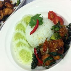A picture of Kanya 's Hot Ginger Chicken.