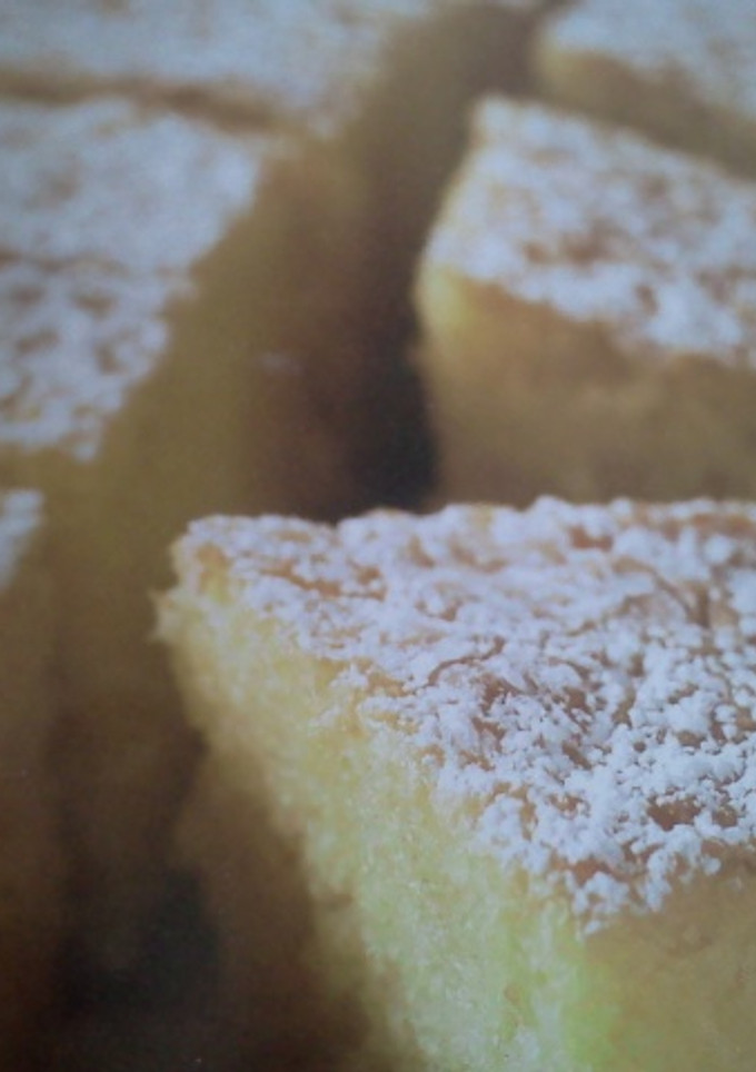 A picture of lemon drizzle cake.