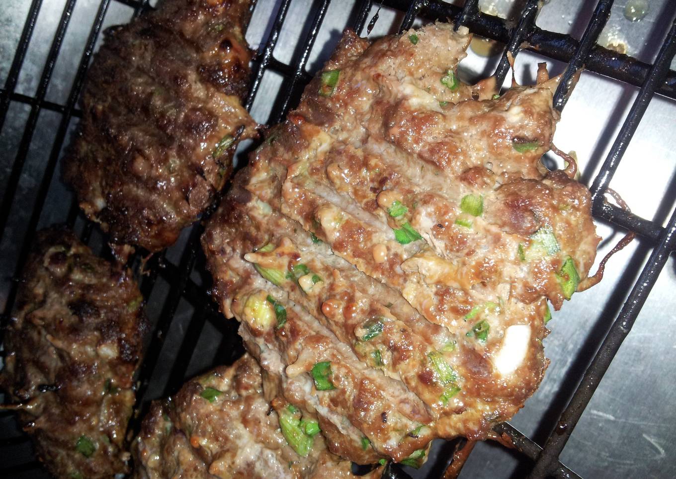 Green onion burgers