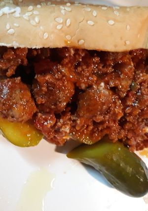 A picture of Sloppy Joes with Meatballs.