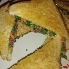 A picture of Beef sandwich.