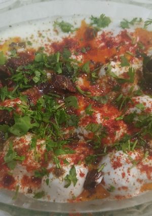 A picture of Dahi vada.