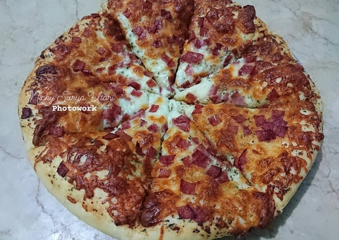 Garlic Cheese Pizza