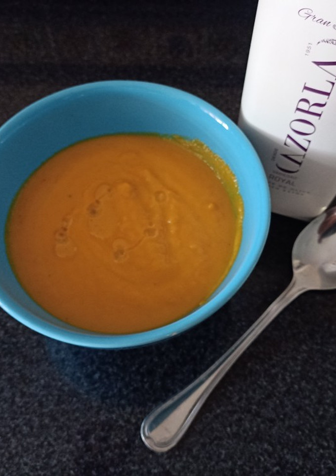 Una foto de Crema de zanahoria y calabacín