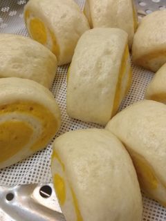 南瓜雙色饅頭 的食譜成品照片