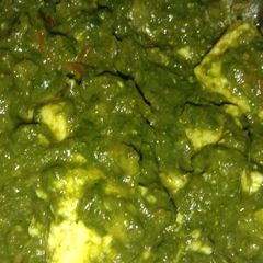 A picture of Palak paneer.