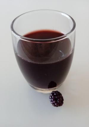 Una foto de Licor de moras 🍇