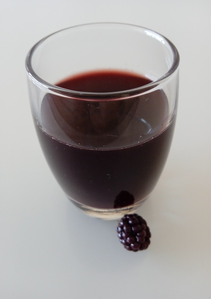 Una foto de Licor de moras 🍇
