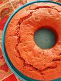 Ciambellone con purea di fragole e gocce di cioccolato fondente