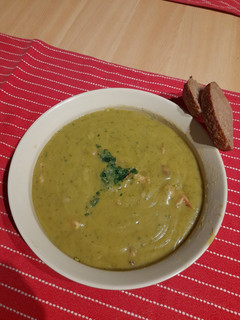 A picture of Belgian split pea soup: meaty and warming.