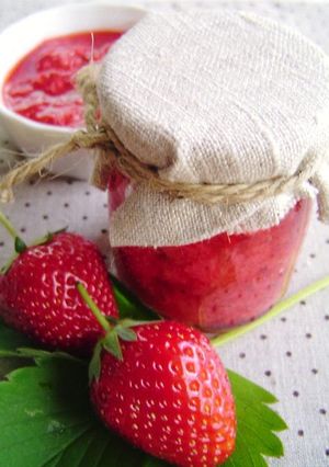 A picture of Special Strawberry Sauce With Kirsch.