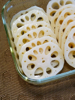 A picture of No Parboiling! Crunchy Pickled Lotus Root.