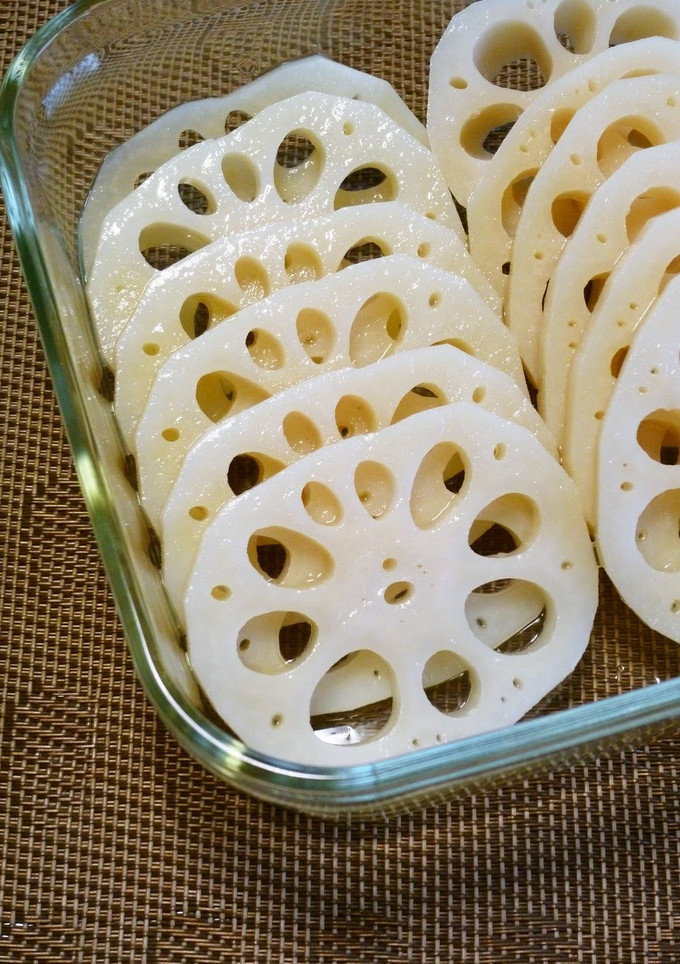 A picture of No Parboiling! Crunchy Pickled Lotus Root.