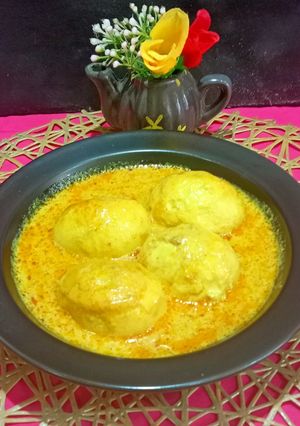 A picture of Boiled Egg Malai Curry.