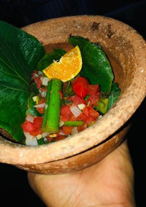Una foto de Ensalada caliente de yerba santa(La guá)