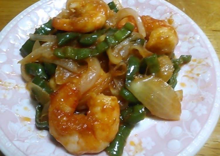 Step-by-Step Guide to Prepare Any-night-of-the-week Shrimp and Green Pepper Ketchup Stir-Fry