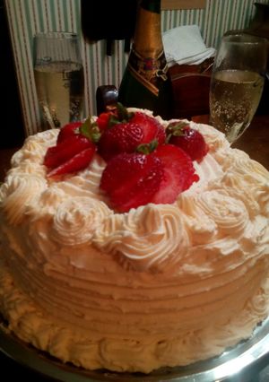 A picture of Sunshines strawberry champagne cake.