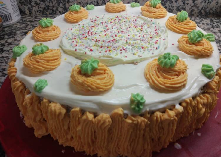 Tarta de zanahoria con frosting con mascarpone (carrot cake)