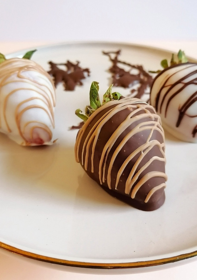 Una foto de Fresas con chocolate 🍫🍓