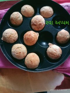 રવા અપ્પમ (Rava Appam Recipe In Gujarati) રેસીપી મુખ્ય ફોટો