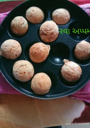 રવા અપ્પમ (Rava Appam Recipe In Gujarati) રેસીપી મુખ્ય ફોટો
