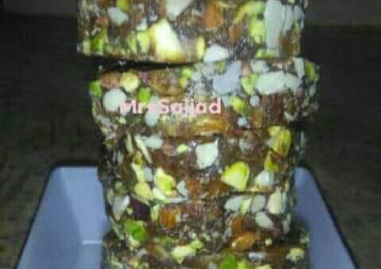dates and nuts energy disc recipe main photo