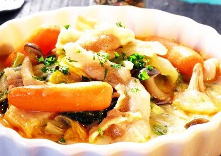 Recipe of Perfect Spicy Soy Milk Soup with Pork Offcuts and Chinese Cabbage