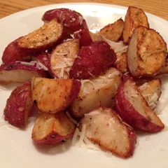 A picture of Simple Rosemary & Garlic Parmesan Potatoes.