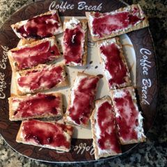 A picture of Cream Cheese/Jelly Crackers.