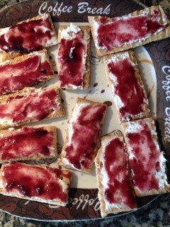 A picture of Cream Cheese/Jelly Crackers.