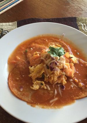 A picture of Camarones Con Huevo (shrimp With Eggs).
