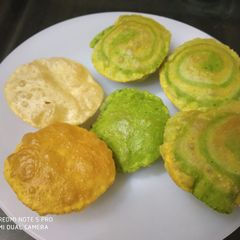 A picture of Tricolour puri.