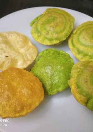 A picture of Tricolour puri.