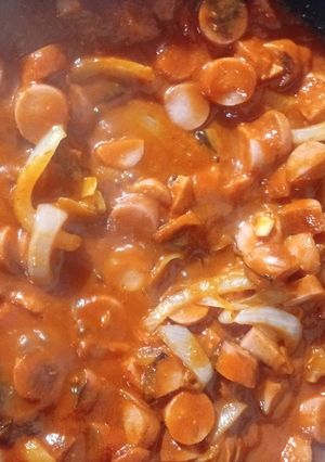 Una foto de SALCHICHAS ENCHIPOTLADAS😍😋