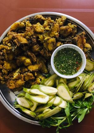 Hình của món Cá trê sông chiên giềng mẻ.