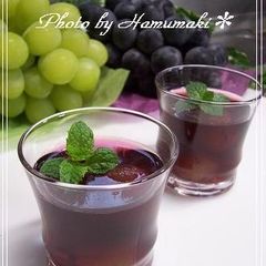 A picture of Jiggly Agar Grape Jello.
