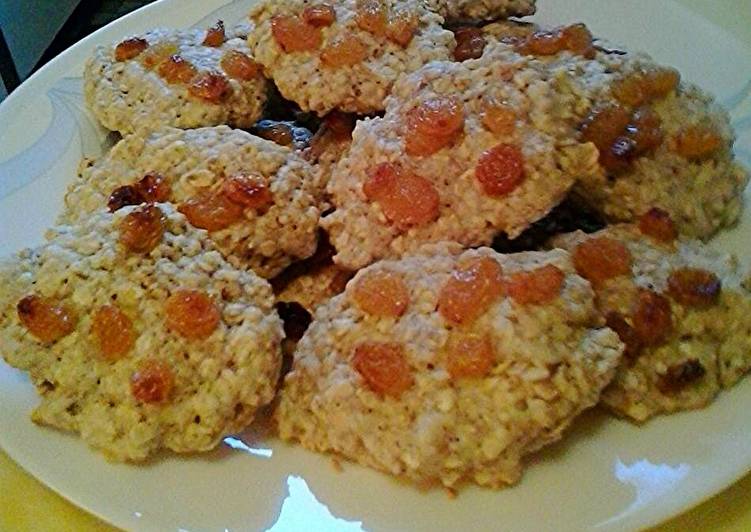 Recipe of Quick Oatmeal raisins crispy cookies