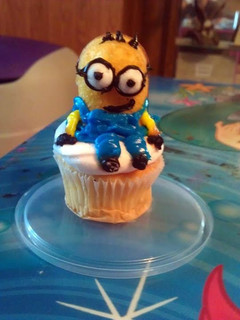 A picture of Despicable Me: Minion Cupcakes.