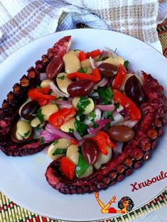 Φωτογραφία της συνταγής Χταπόδι🐙με γίγαντες σαλάτα