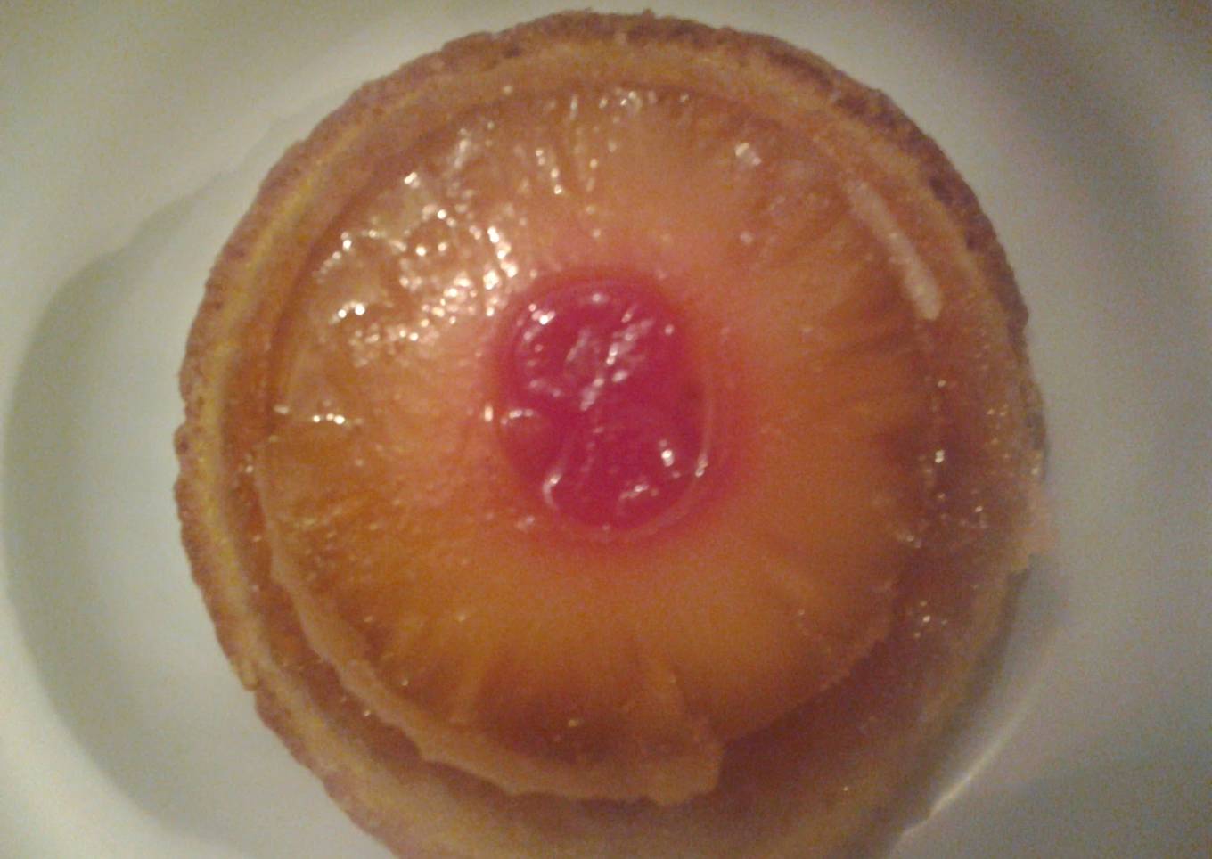 almond,vanilla,pineapple upside-down individual  cake