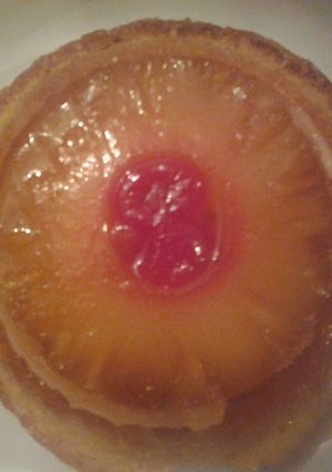 A picture of almond,vanilla,pineapple upside-down individual cake.