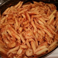 A picture of Creamy & Spicy Shrimp Pasta in Garlic Tomato Cream Inspired byJulia on Pinterest.