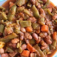 A picture of Green and Red Bean Stew.