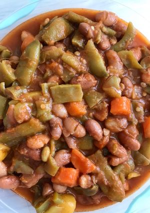 A picture of Green and Red Bean Stew.