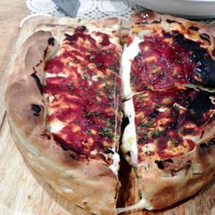 A picture of Deep dish pizza (chicago style).