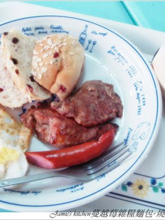早安晨之美-(5分鐘)燒肉熱狗拼盤 的食譜成品照片