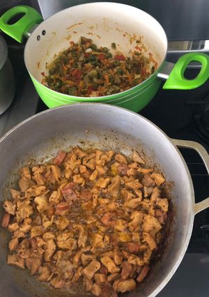 Una foto de Arroz de cerdo y chorizo