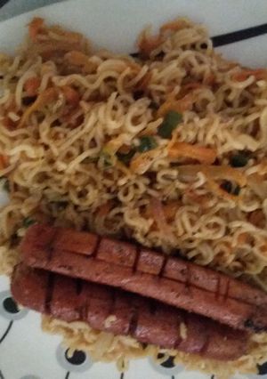 A picture of Maggie noodles with vegetables tasty way....