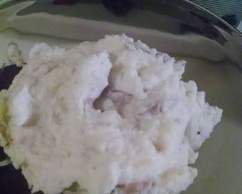 Easy Fast Cooking Creamy Sour Cream and garlic mashed potaoes Restaurant Style