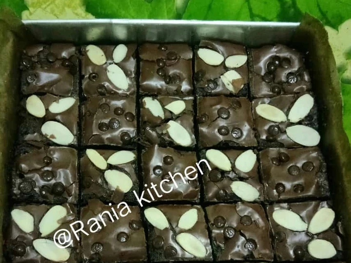 Cara Mudah Membuat Resep Brownies fudgy shiny sekat yang Enak Banget Anti Ribet, Bisa Manjain Lidah
